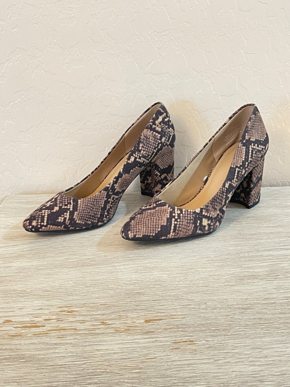 New H&M Heels Pumps Shoes Reptile Python Print Block Heel Size 6